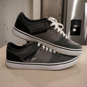 DVS Torey shoes - Size 8.5